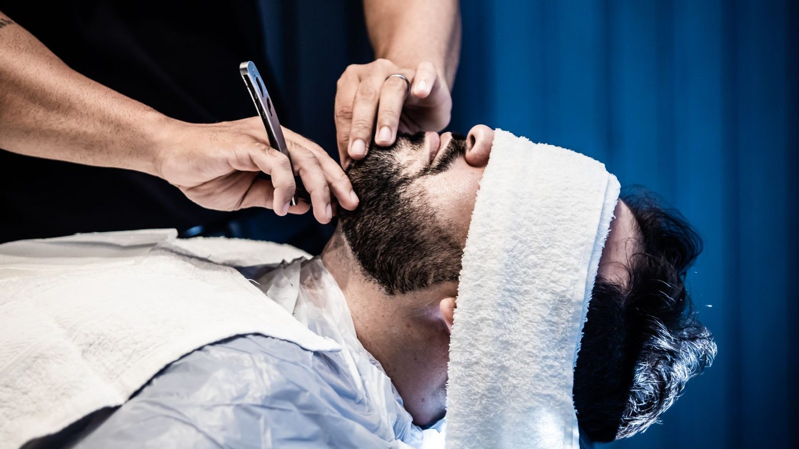 Bartpflege mit warmem Handtuch im Cappadocia Hairdesign