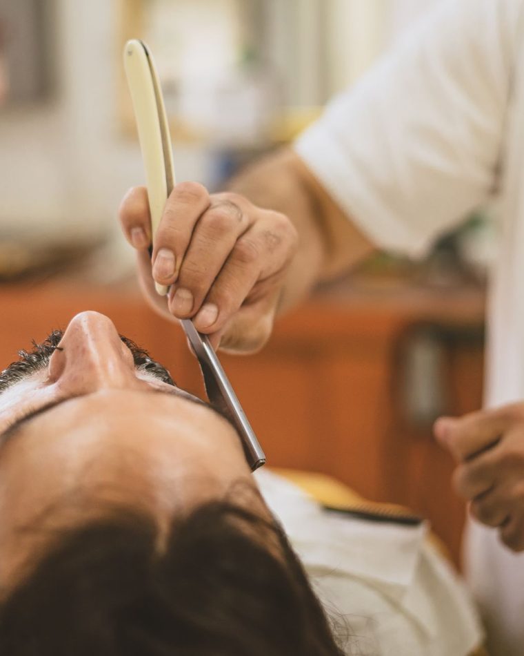 Klassische Nassrasur mit dem Rasiermesser im Cappadocia Hairdesign
